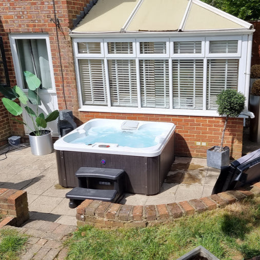 Canadian Spa Gander 4-Person 15-Jet Portable Hot Tub - KH-10099